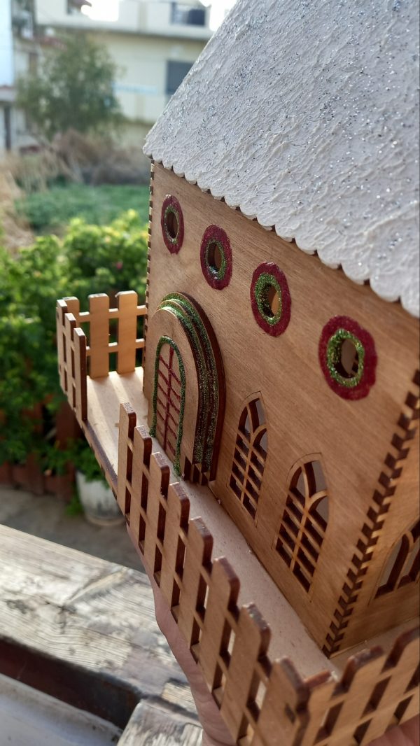 Χριστουγεννιάτικο σπιτάκι με δέντρο - Image 3